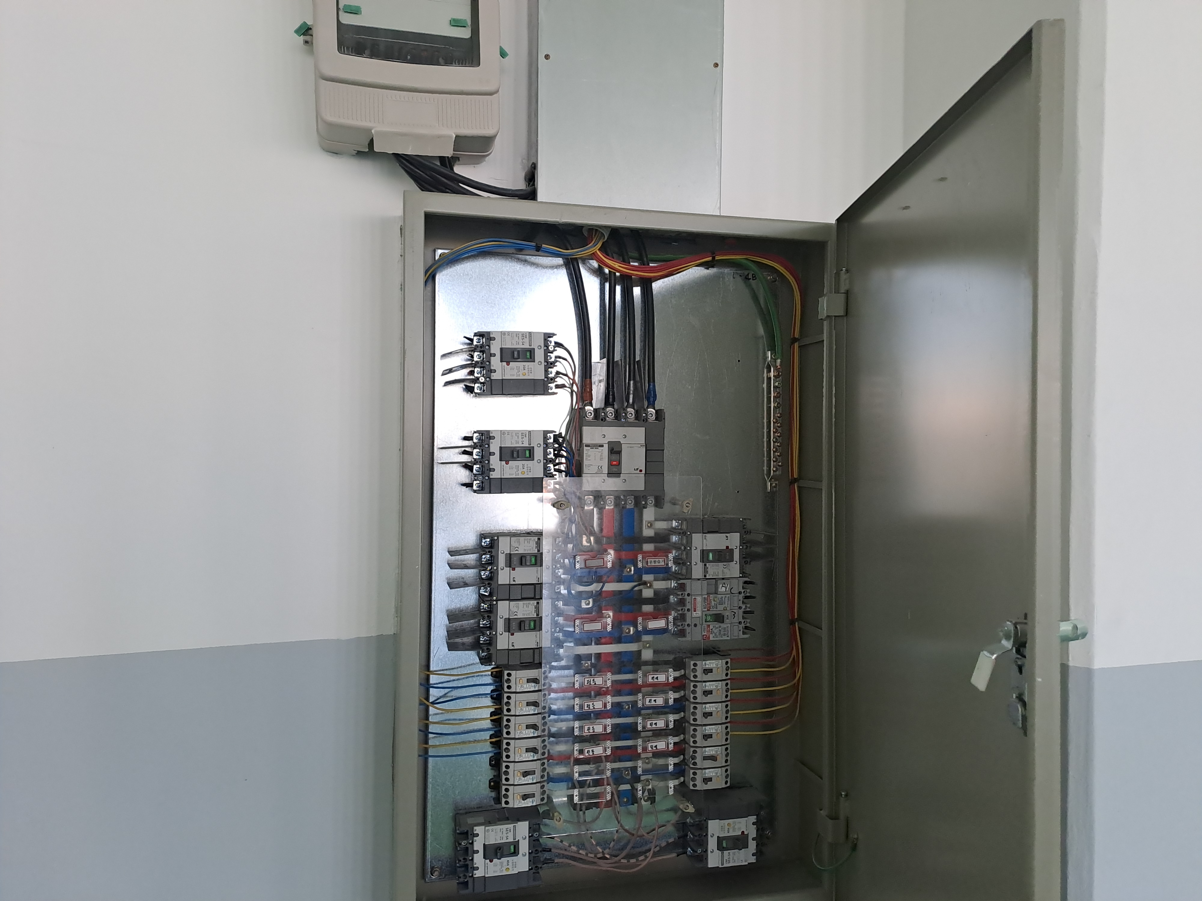 90cb9182514f6238137b2c2a0bfbcac2_1764313